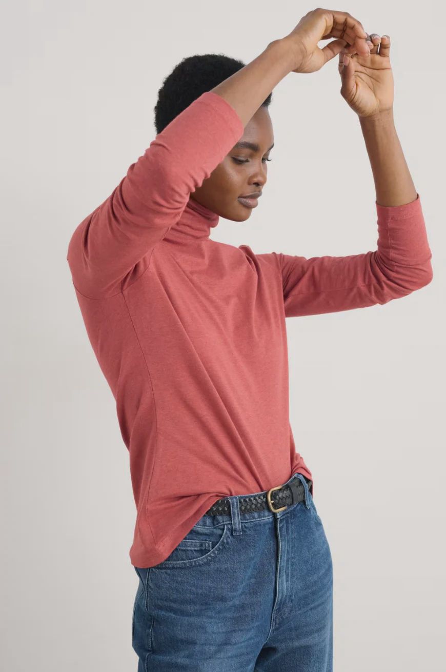 Landing Top Red Sail