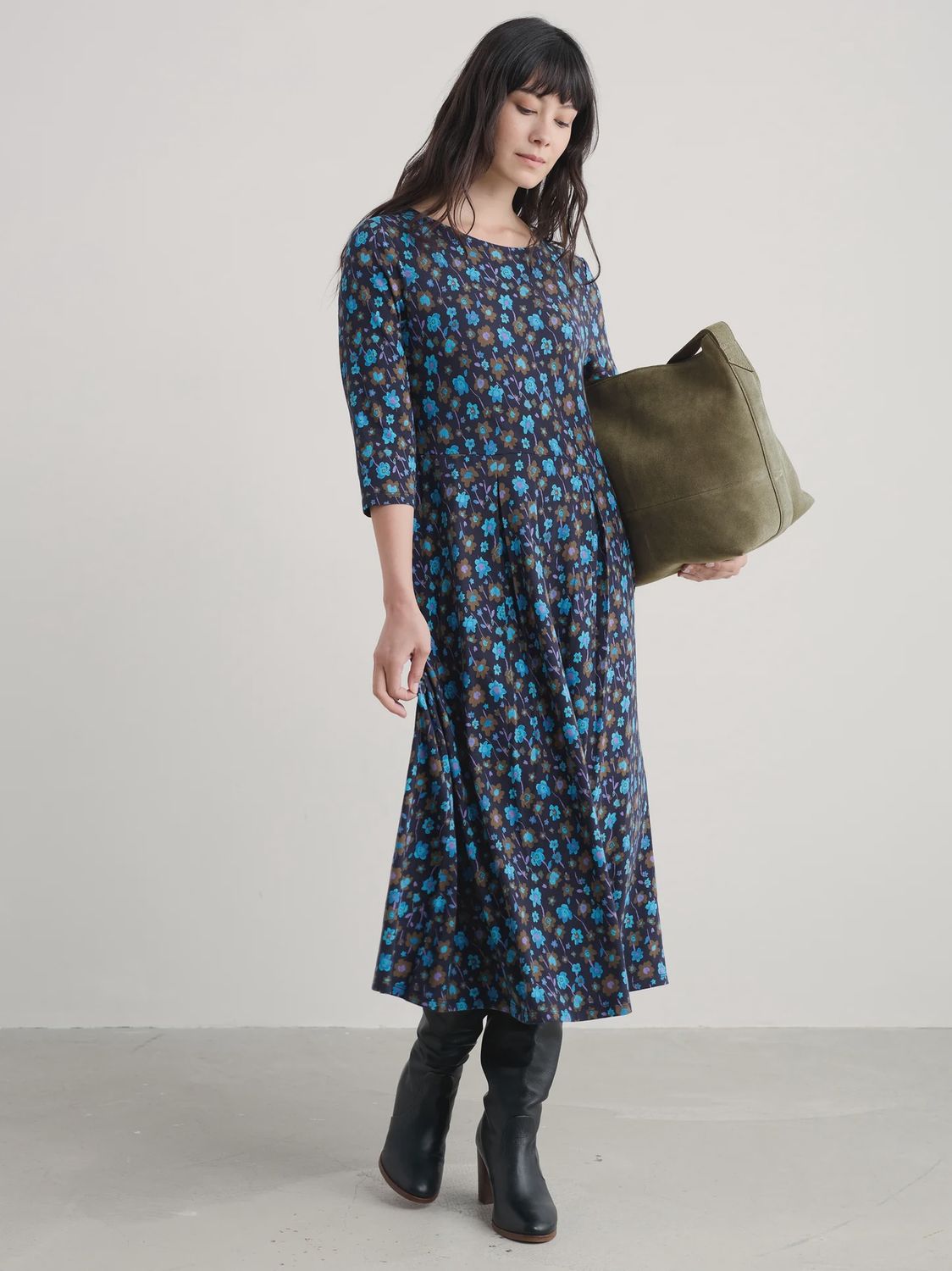 3/4 Wild Bouquet Dress -falling flowers