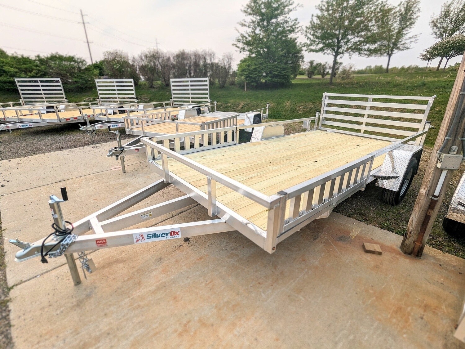 SILVER OX 7X14 SINGLE AXLE ALUMINUM UTILITY TRAILER WITH SIDE LOADING RAMPS & FOLDING GATE