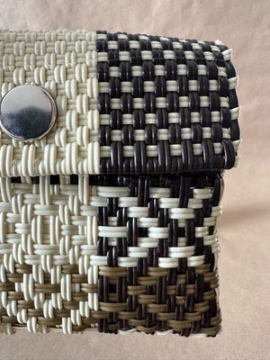 Clutch | Muñequera Oro y Marrón.