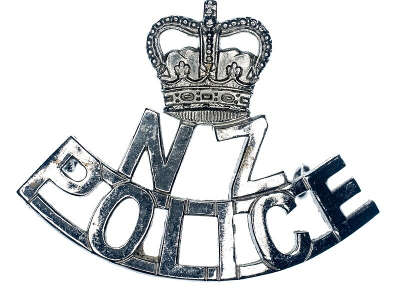 New Zealand Police Cap Badge (c. 1960&#39;s)
