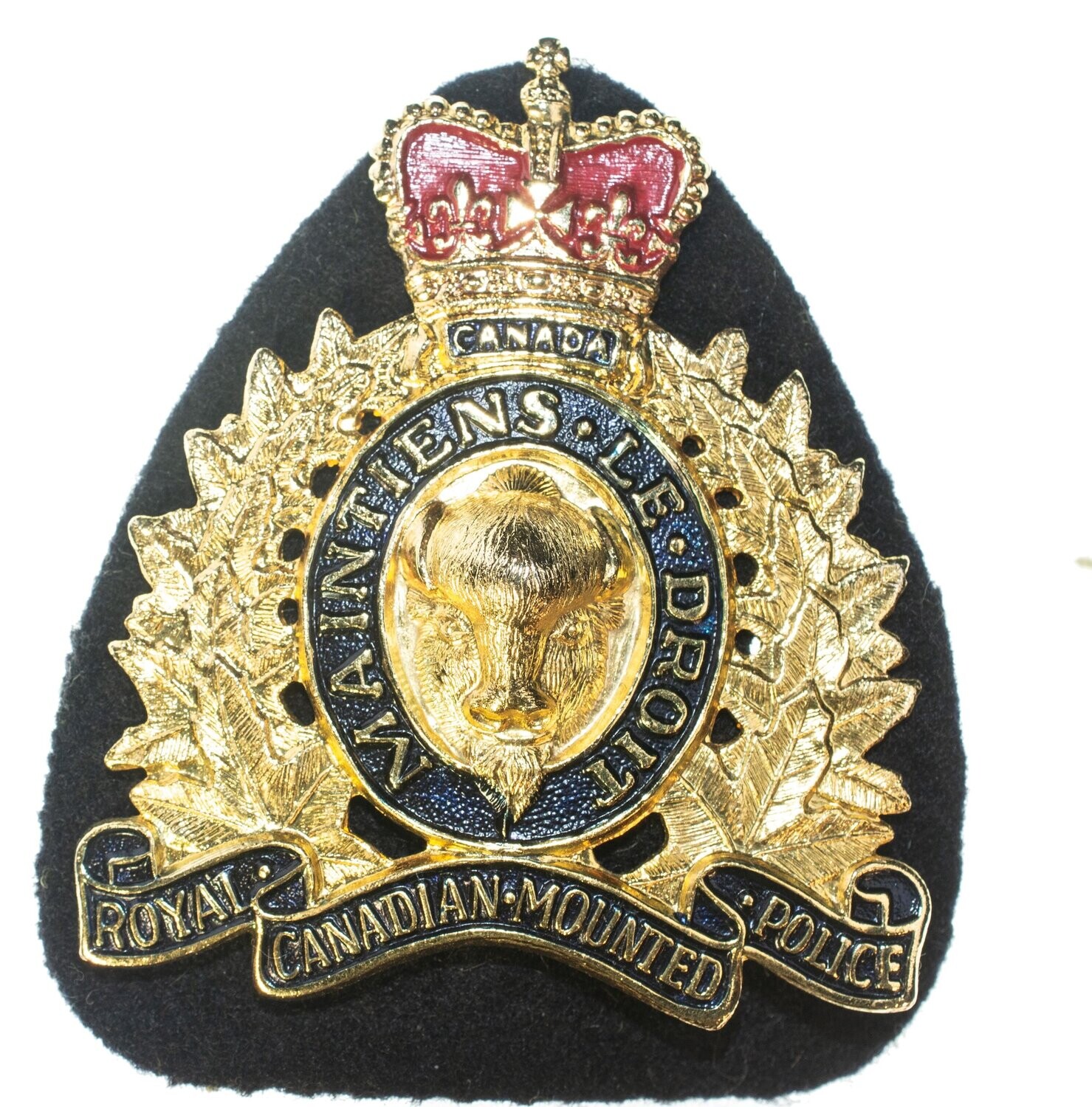 R.C.M.P.  Cap Badge (3 of 7)