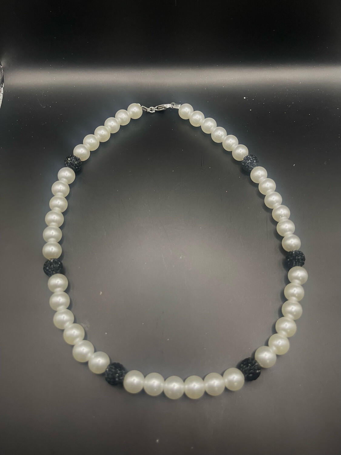 BLACK W/ PEARLS🖤