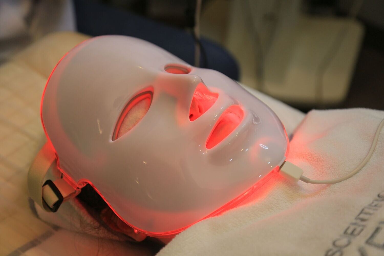 LED Light Therapy Facial