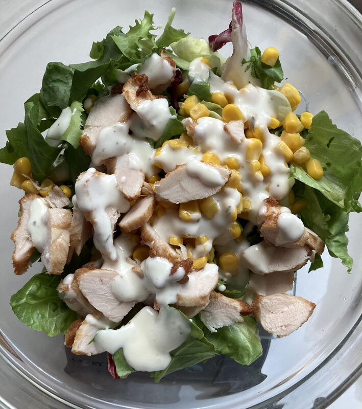 Hänchen Mais Salat