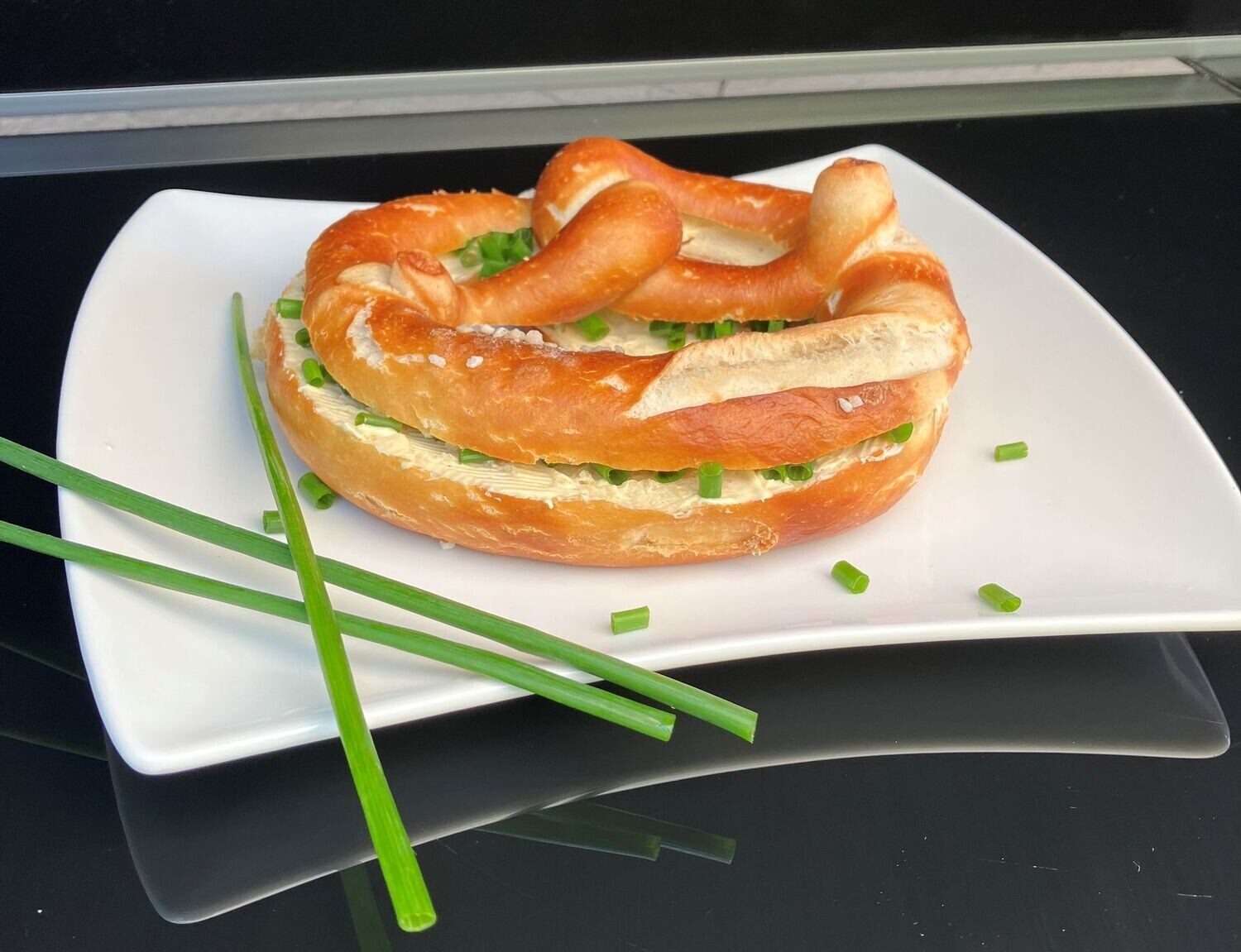 Brezel mit Schnittlauch-vegetarisch