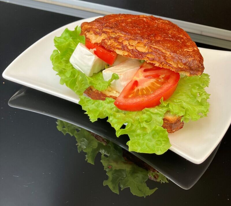 Sandwich mit Camambert -vegetarisch Sandwich mit Camambert -vegetarisch