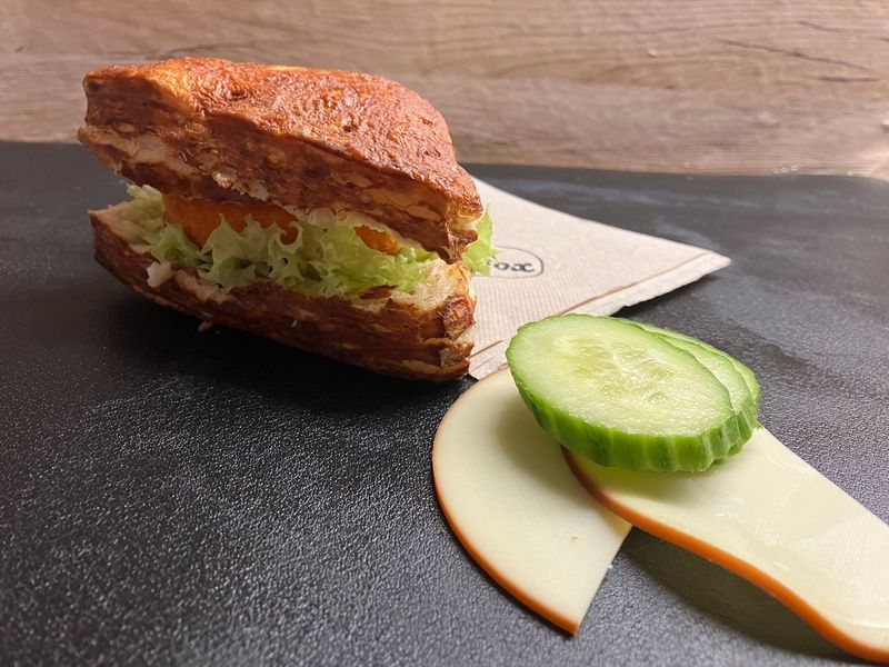 Sandwich mit Back-Camambert-vegetarsich Sandwich mit Back-Camambert-vegetarsich
