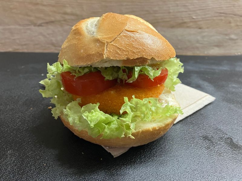 Brötchen mit Back-Camambert-vegetarisch Brötchen mit Back-Camambert-vegetarisch