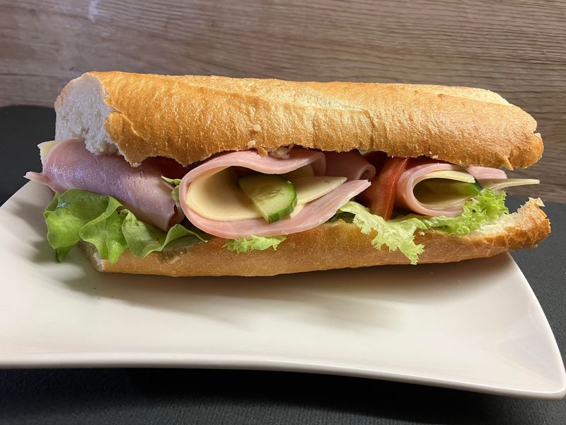 Baguettestange mit Schinken
