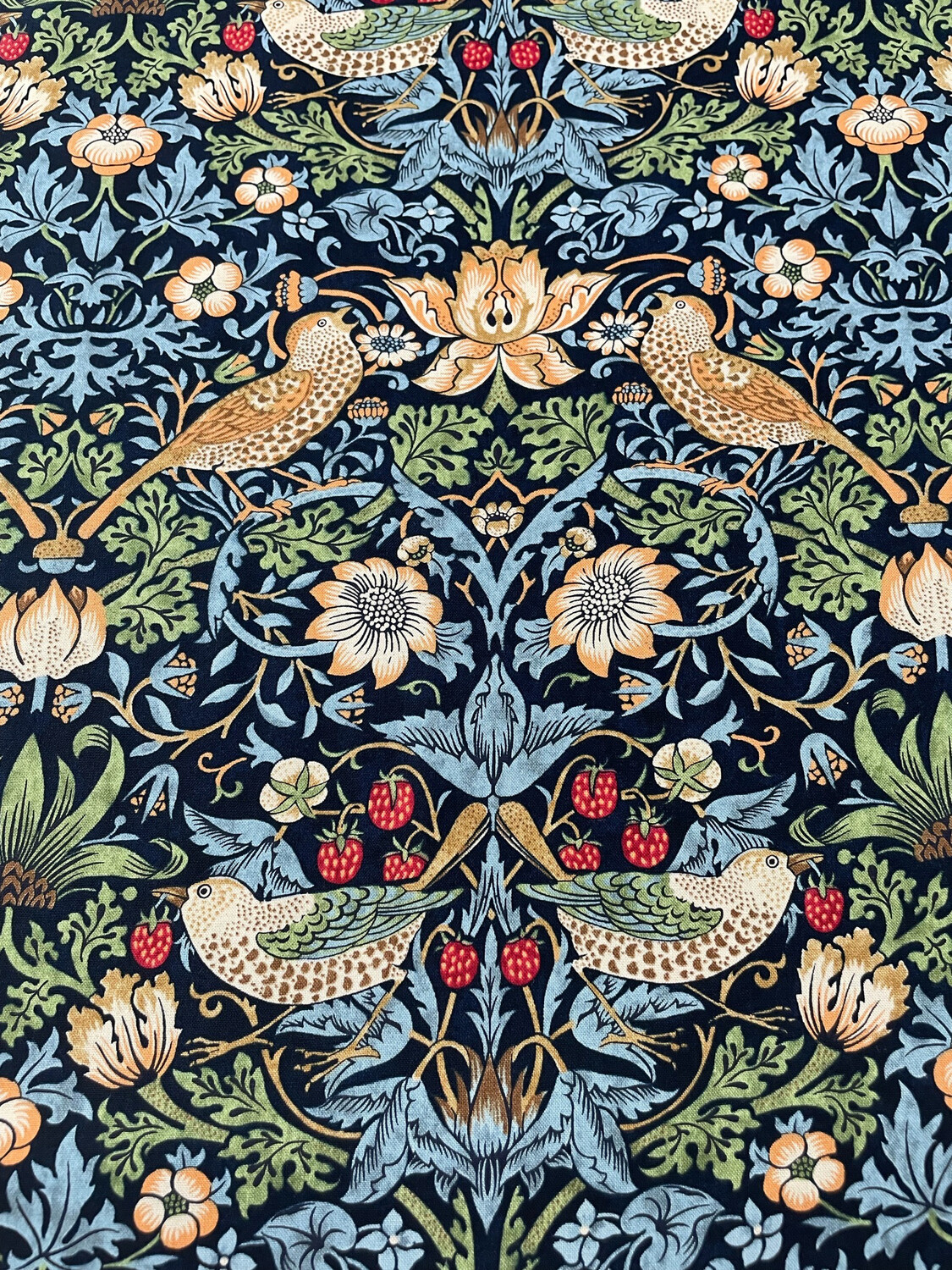 Morris & Co - Strawberry Thief Navy