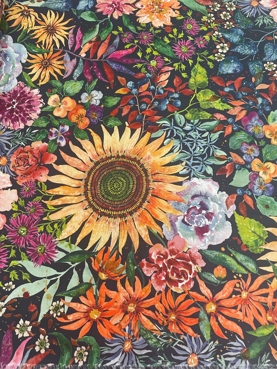 Moda - Floribunda - Large Florals Navy Background