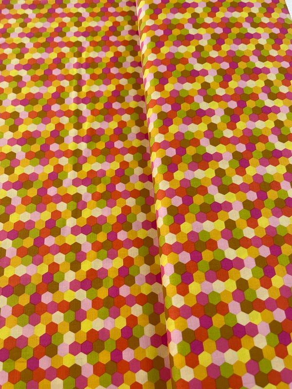 Anna Maria - Piecework - Hexagons Cheery