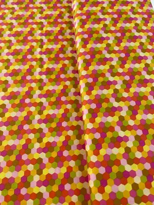 Anna Maria - Piecework - Hexagons Cheery