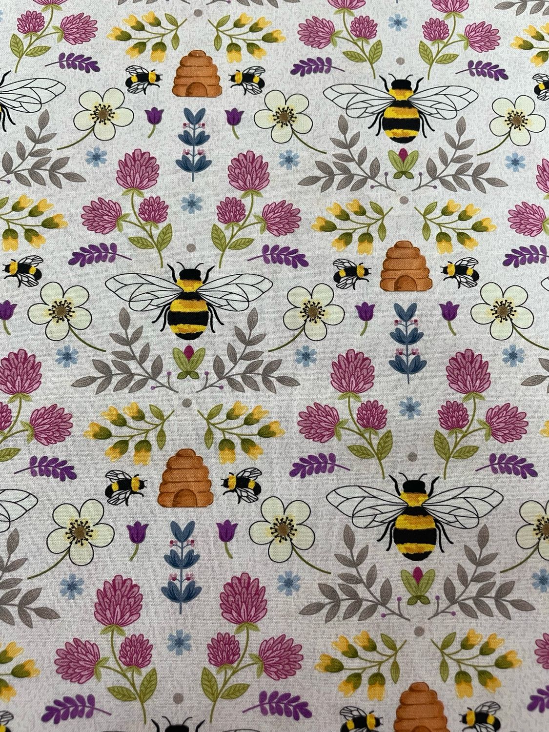 Queen Bee - Scattered
