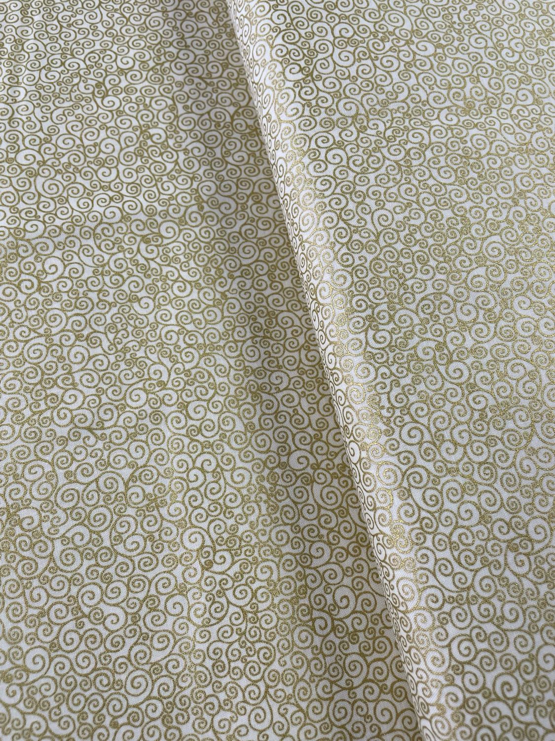 Good Tidings - Cream/Gold Swirl