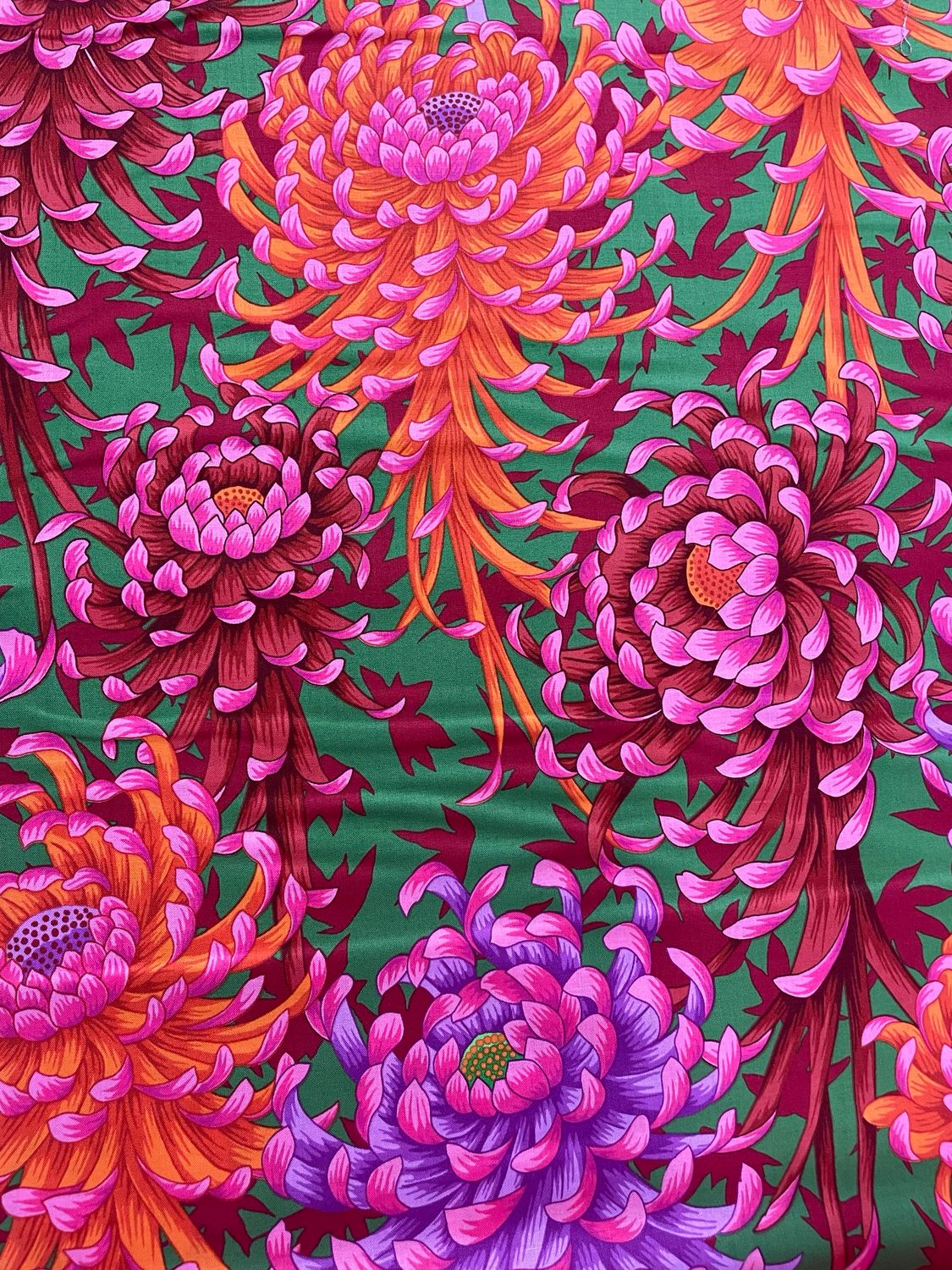Kaffe Fassett - Spider Mums In Red