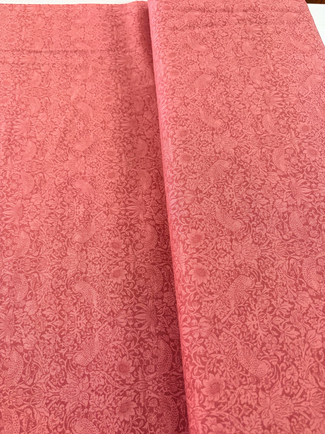 Tonal Strawberry Thief - Wardlewine