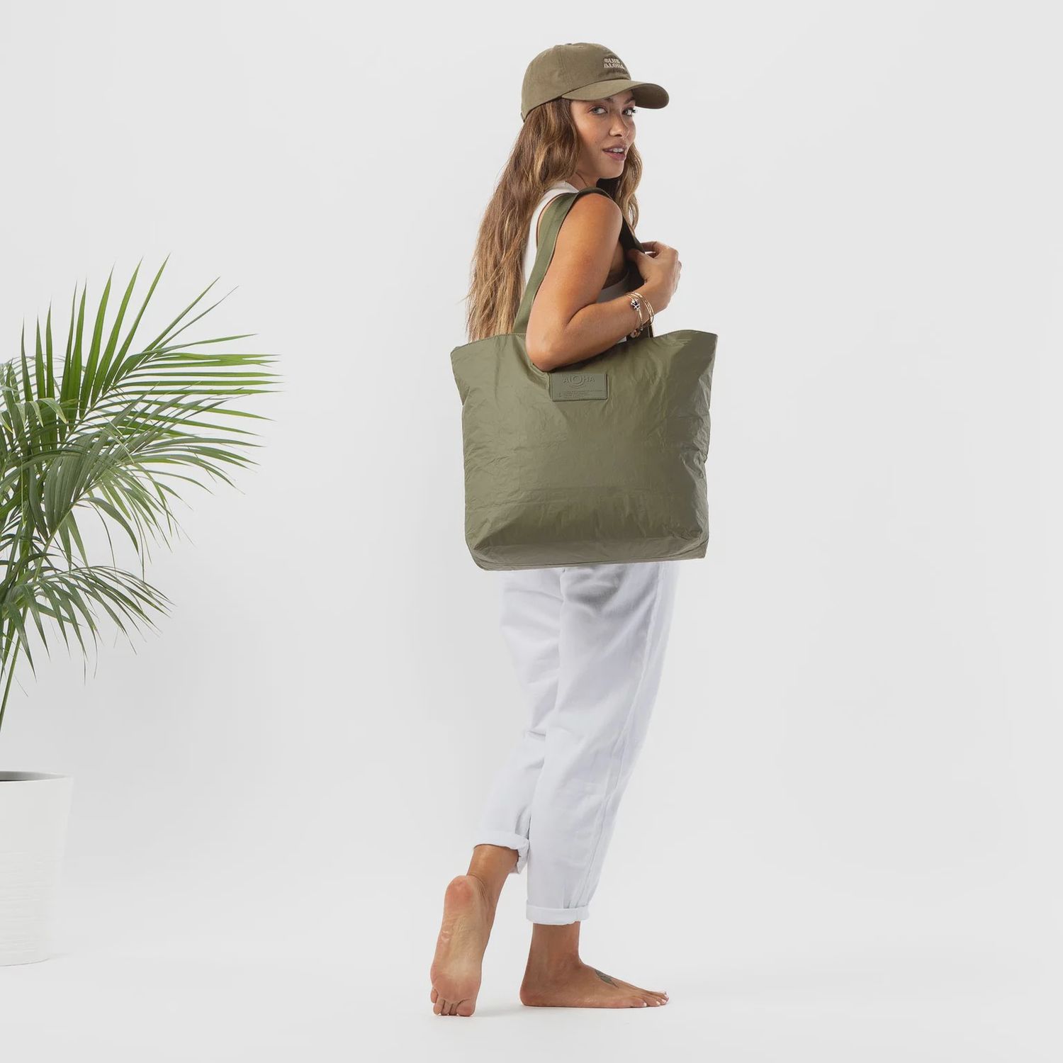 Monochrome Day Tripper, Color: Olive