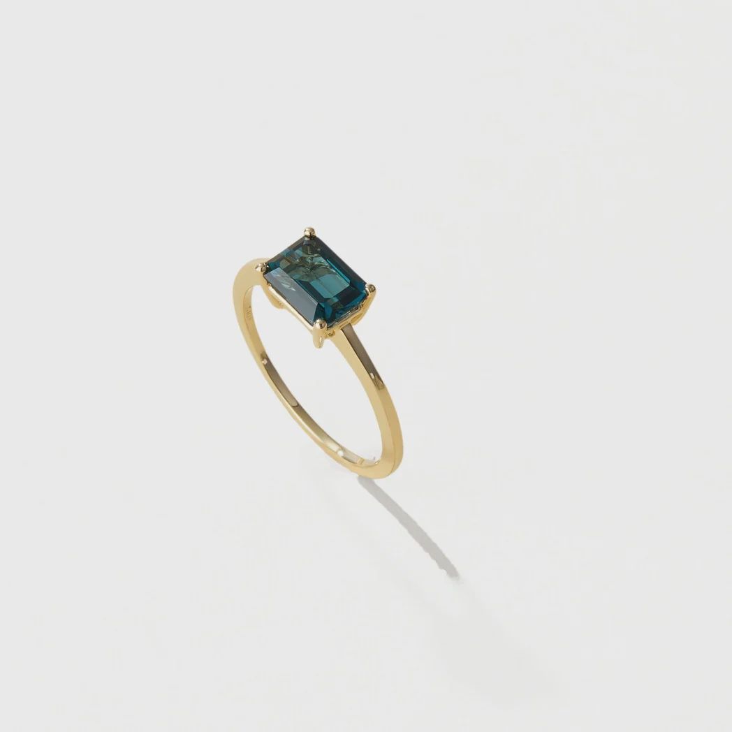 Pleasant Bay London Blue Topaz Ring, Size: 8