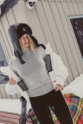 The Cool Down Wool Base Layer by Free People is a high-performance, cozy layering piece designed for both comfort and functionality. 