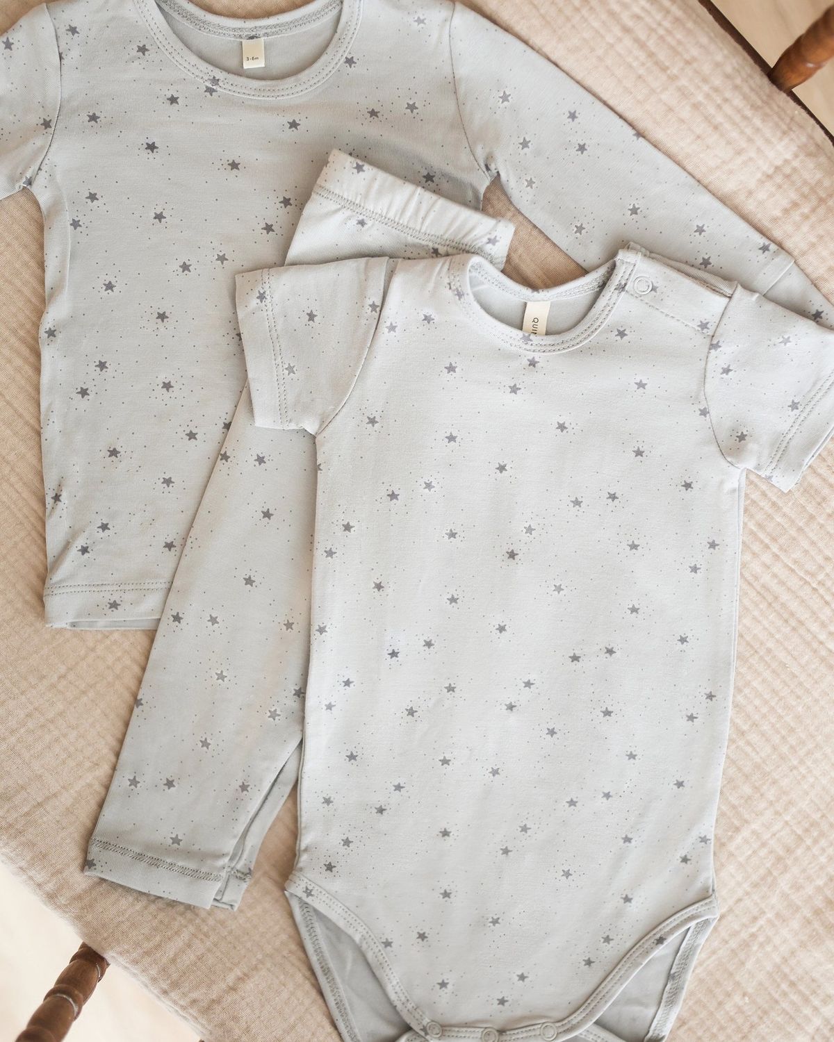 Bamboo Short Sleeve Bodysuit, Color: Twinkle, Size: NB
