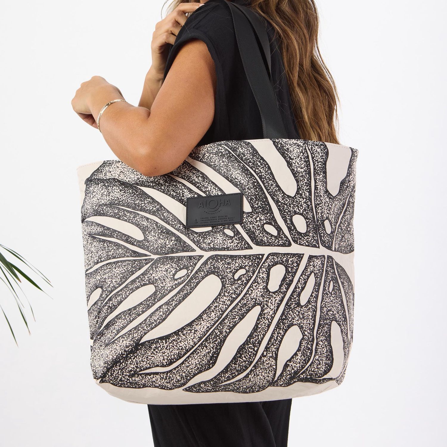 Deliciosa Day Tripper in Black/Sandstone, Color: Black/Sandstone