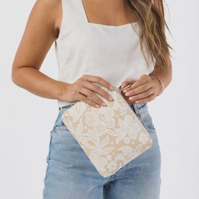 Breezy Pouch