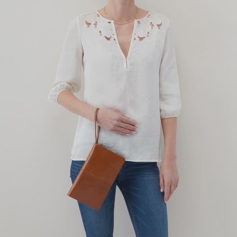 Evolve Wristlet