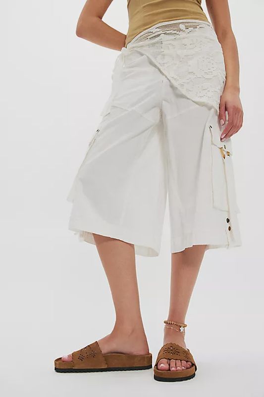 Shore Cut-Out Footbed Sandals