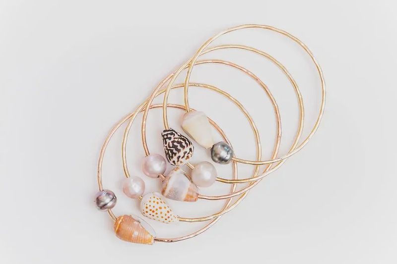 Pu'pu Momi Shell Gold Bangle Bracelet