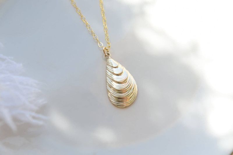 Oyster necklace