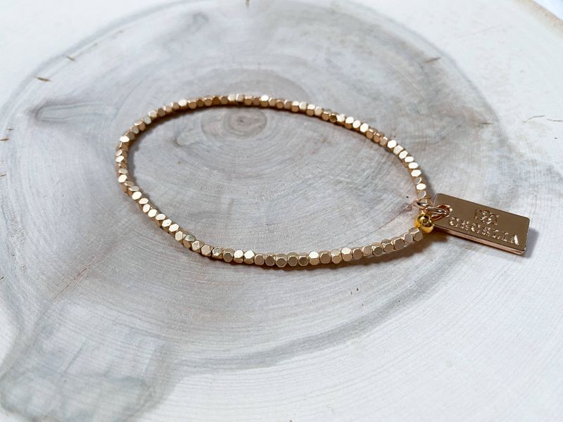 Gold Faceted Single Layering Bracelet