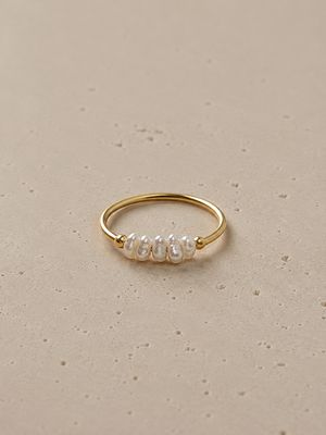 Dainty Pearl Ring