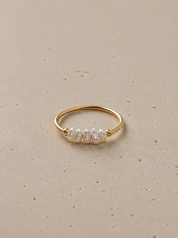 Dainty Pearl Ring