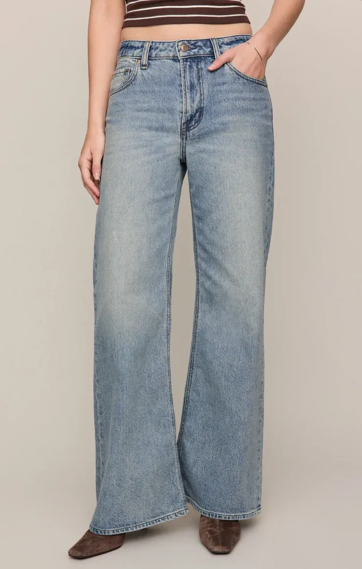 The Stunner Mid Rise Wide Leg