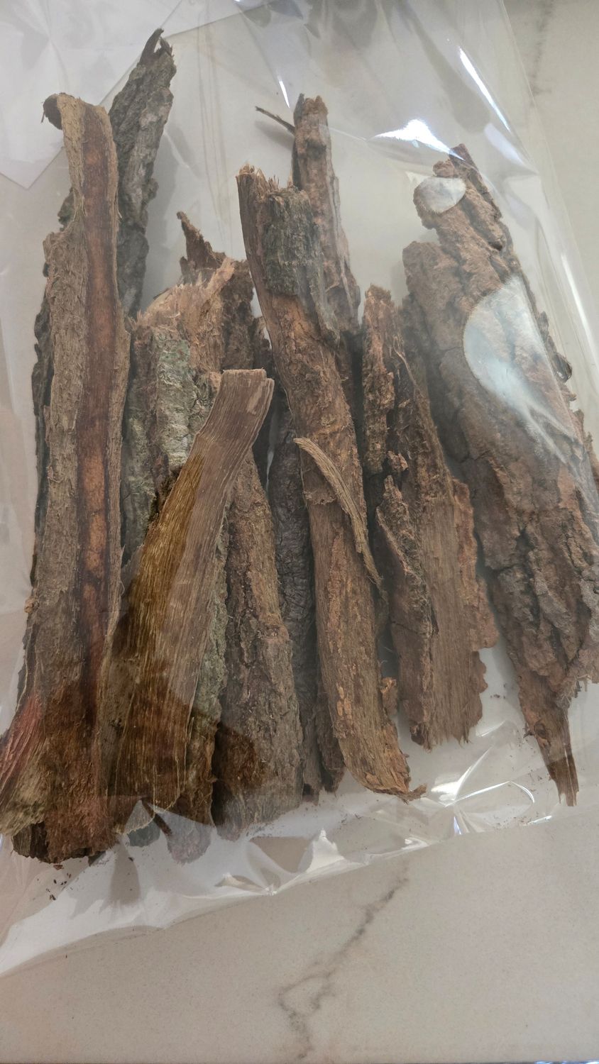 Customized kit with ekoz bwa chèn,  4 kote/prav african,  hormone tea /vitex