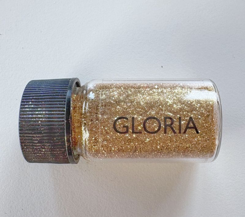 Dust Chrome // GLORIA