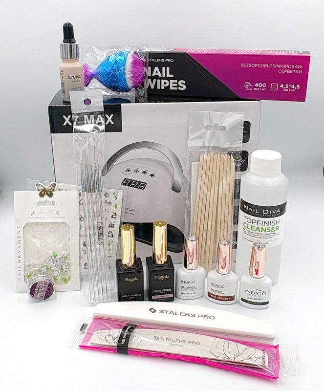 Byrjunarpakki // FRENCH, BLACK &amp; RED MANICURE