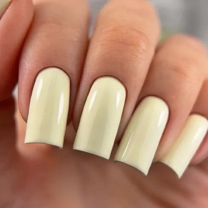 SHY BANANA - Uv Lakk