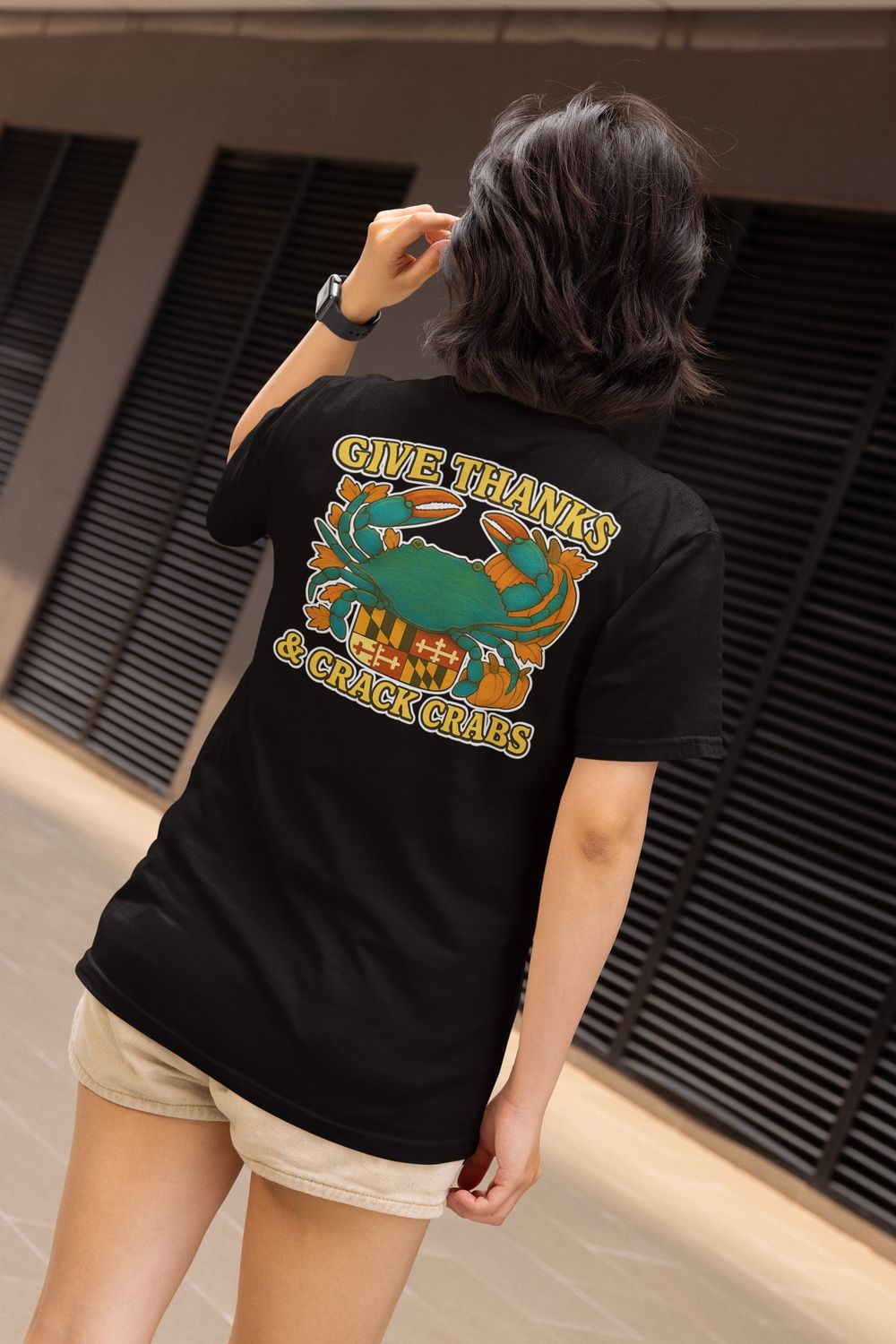 Give Thanks &amp; Crack Crabs – Black T-Shirt