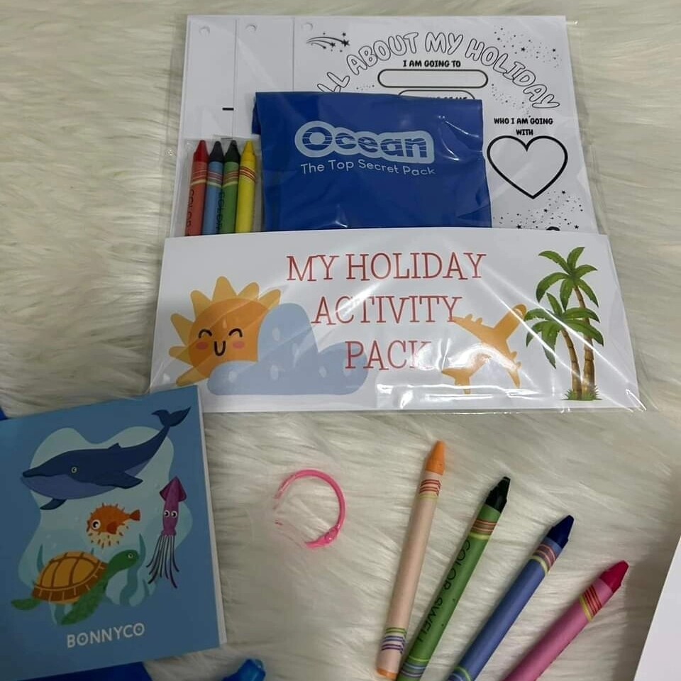 Holiday travel pack