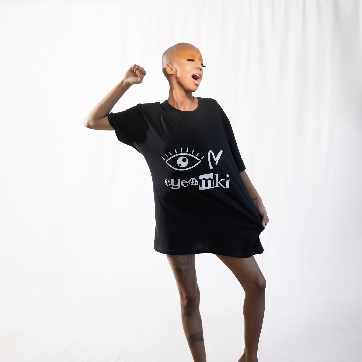 eyeamki UNIVERSAL T-Shirt