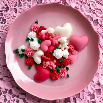 Baggie of Valentine’s Mix Wax Embeds