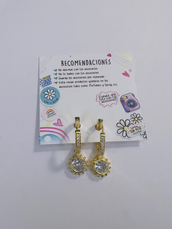 Argollas con colgantes de sol 