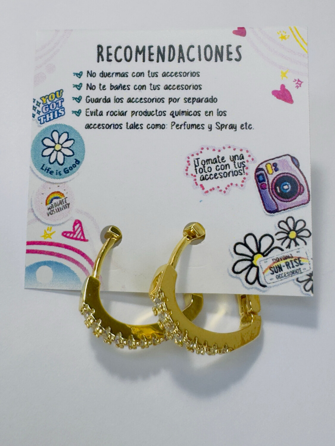 Argollas en forma de corazón con circones 