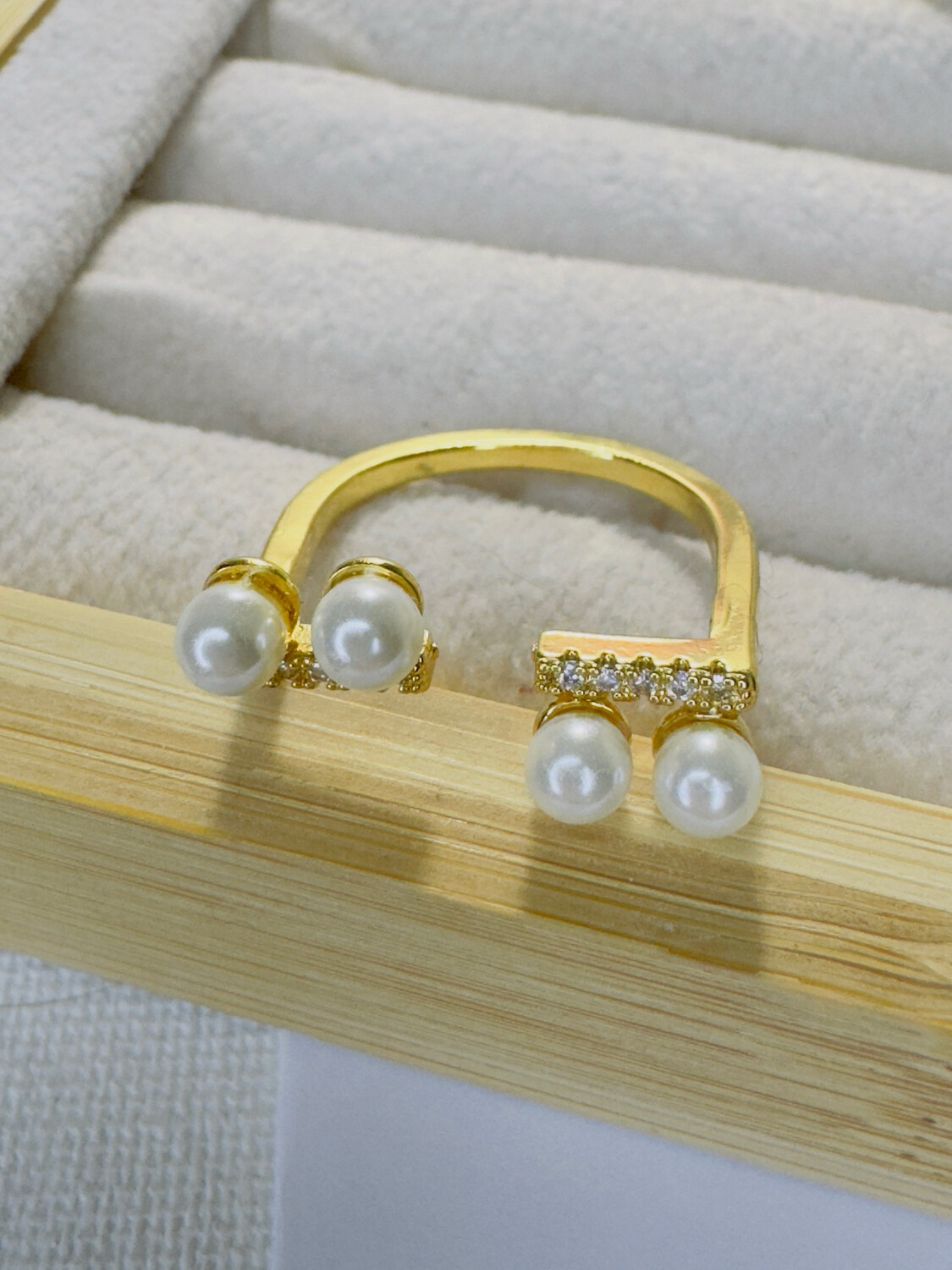 Anillo ajustable de perlas 