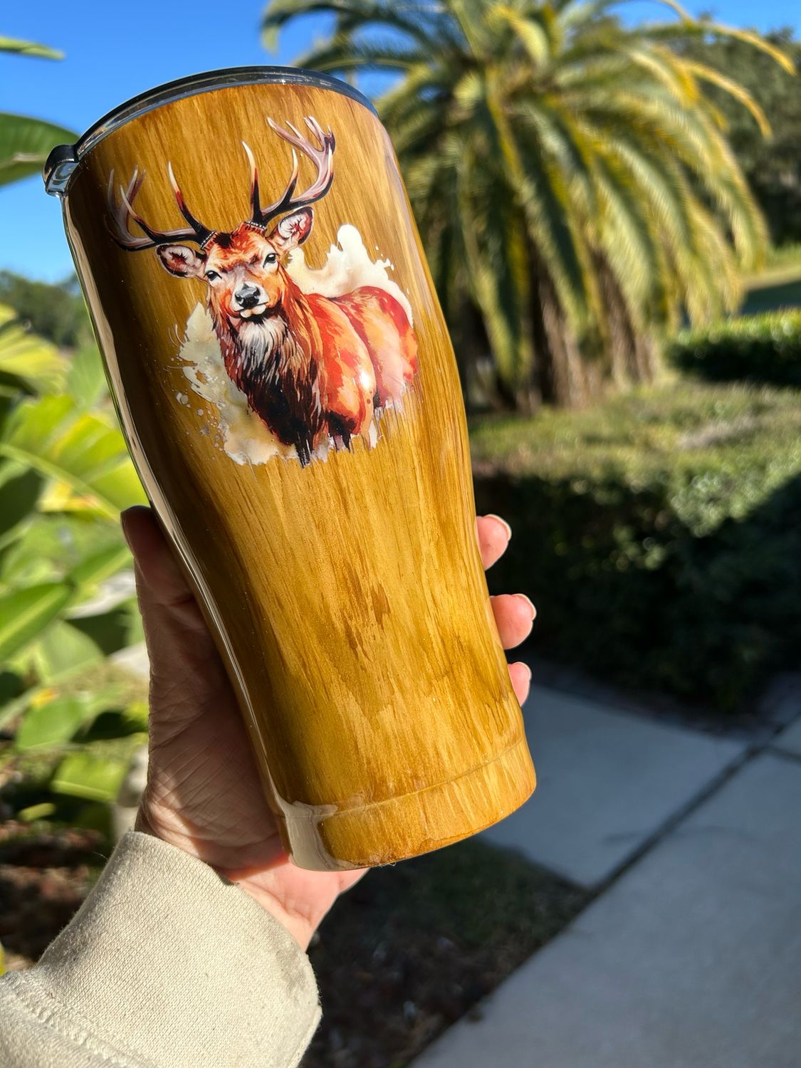 Deer Woodgrain Brown 30 Oz Curve