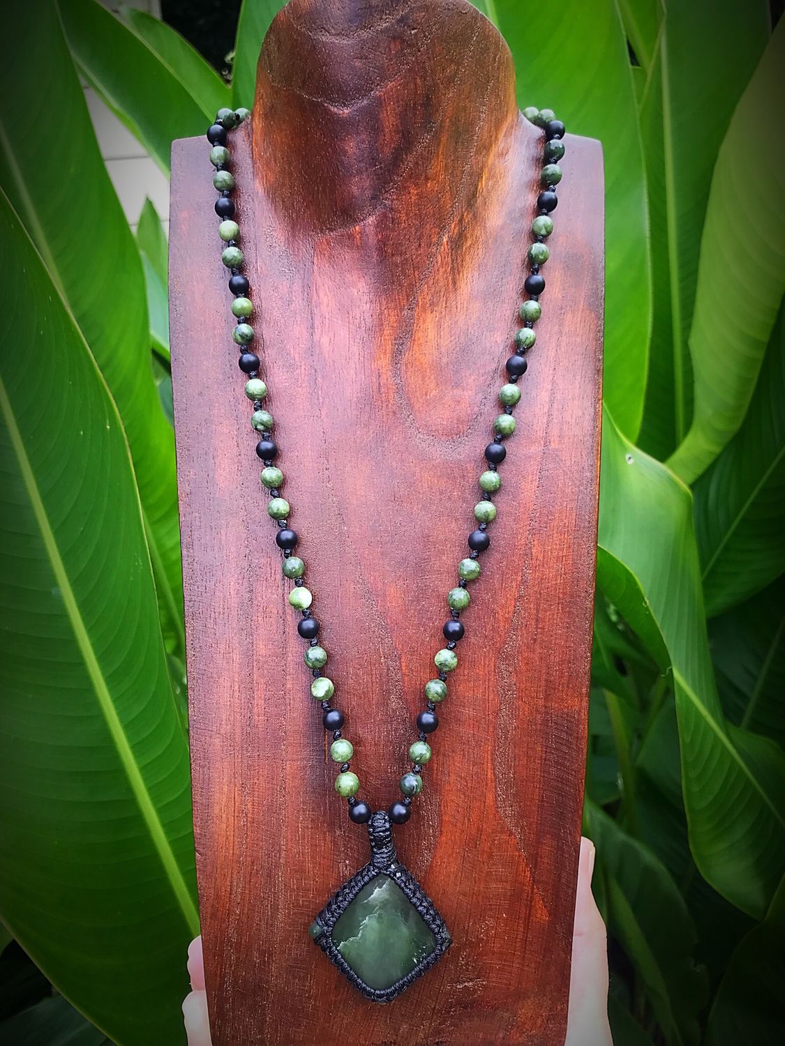 NZ Pounamu Half Mala with Nephrite Jade &amp; Black Onyx