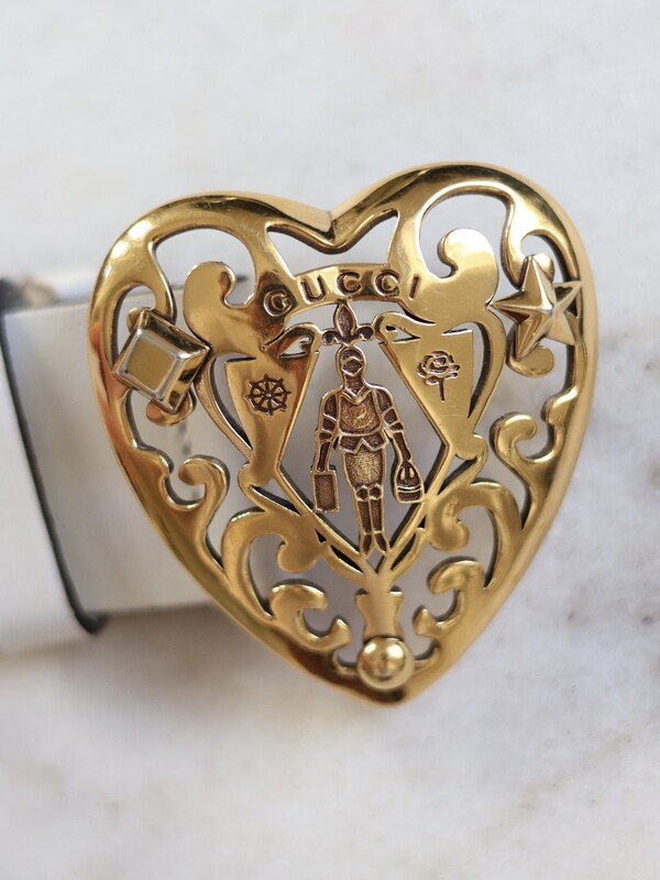 Gucci heart deals belt buckle